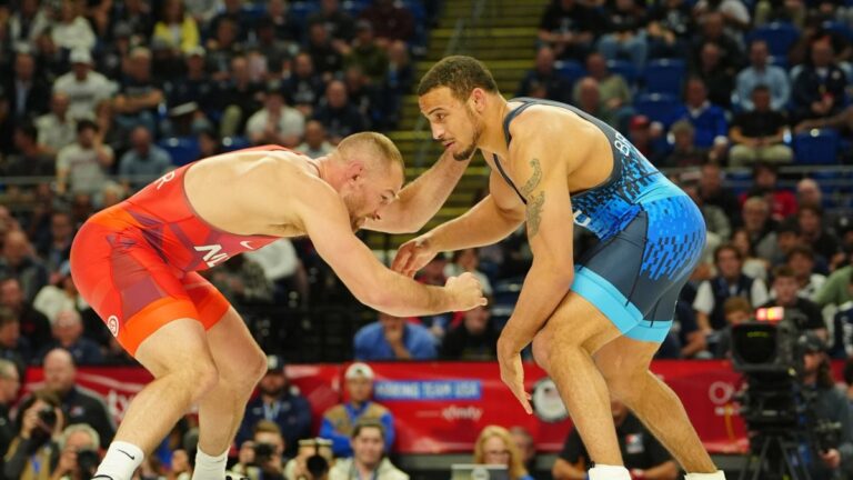 Aaron Brooks tops wrestling gold medalist David Taylor, makes 2024 Olympics