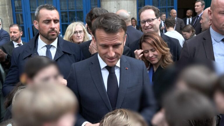 JO Paris 2024 : Emmanuel Macron espère que Kylian Mbappé « va pouvoir jouer