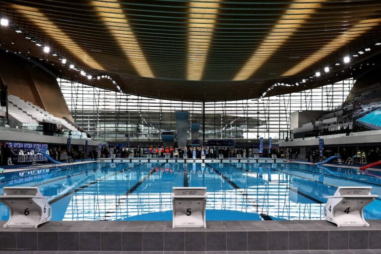JO Paris 2024 : l'inauguration du Centre aquatique olympique par Emmanuel Macron …