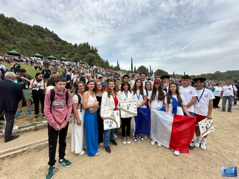 Jeux olympiques de Paris 2024 : en Grèce, huit lycéens girondins ont participé à l'allumage …