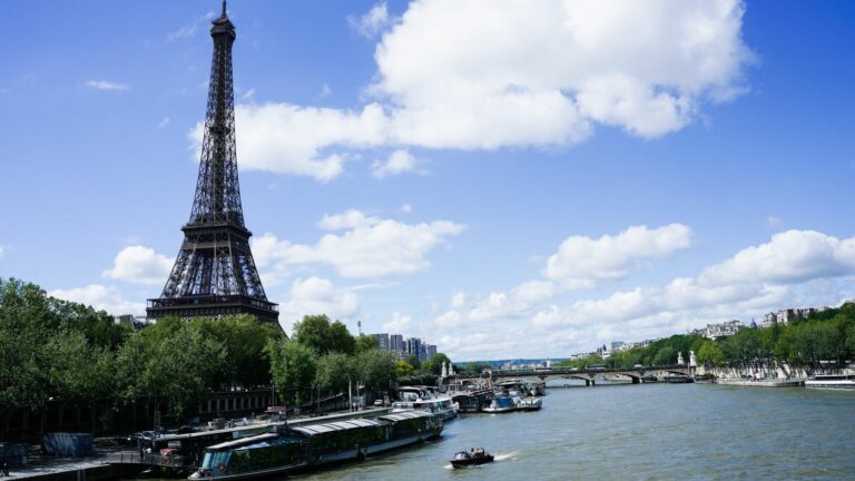Paris 2024 : le test technique des bateaux pour la cérémonie d'ouverture reporté à cause du …