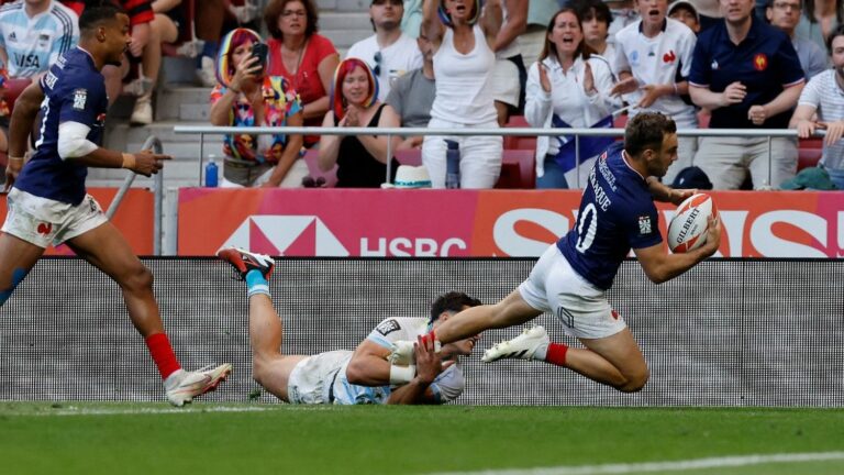 Rugby à 7 : les Bleus remportent l'or en finale des World series, les Bleues en argent à deux …